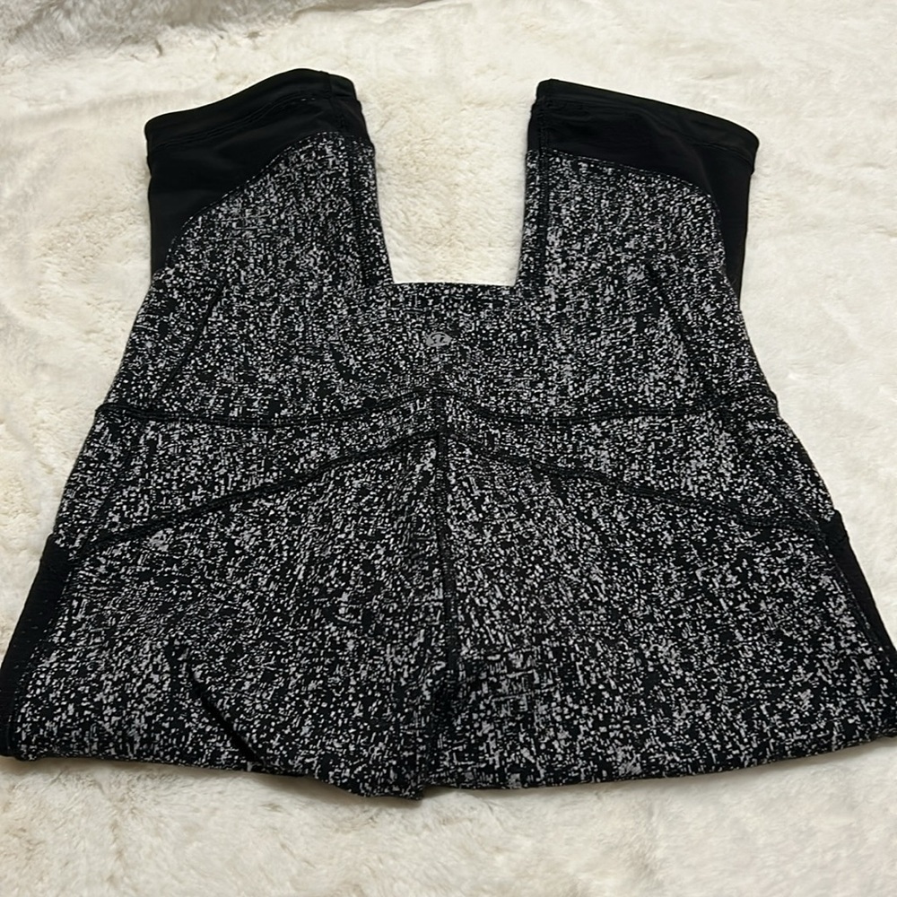 Lululemon Fit Crop Legging - Picture 6 of 7